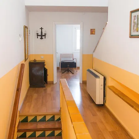 Holiday home Welcs 241 Emp Con Terraza Al Canal *