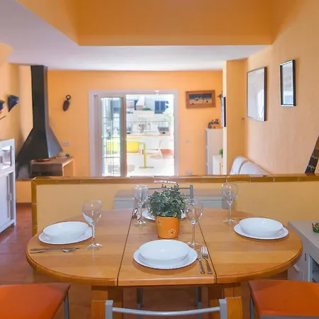 Welcs 241 Emp Con Terraza Al Canal Holiday home Empuriabrava